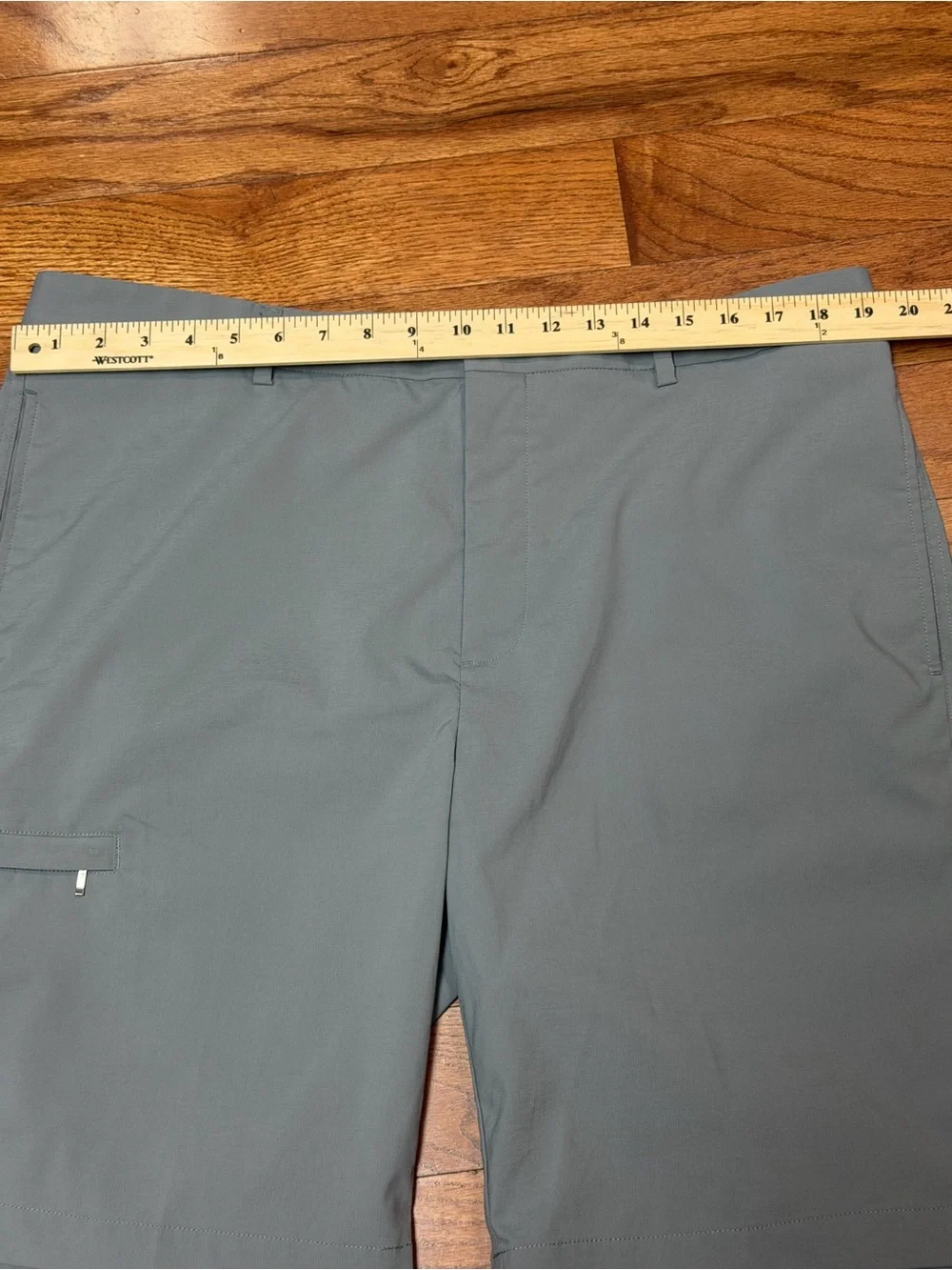 Greg Norman Men’s Gray Shorts Flat Front Size 38 Golf Casual Shark Logo